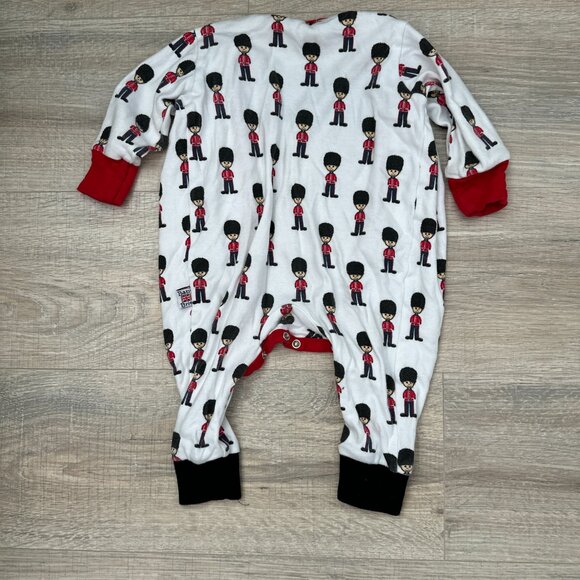 Baby Brit London Soldiers Onsie - Picture 2 of 2
